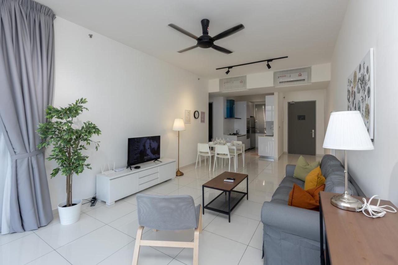 Beacon Executive Suite Penang George Town Exterior foto